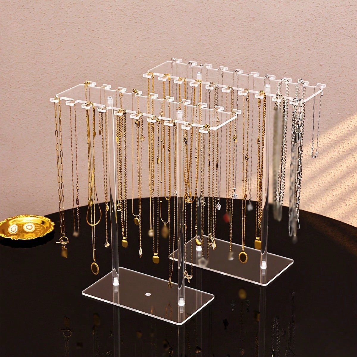 Al Ain Jewelry & Watches Exhibition 2025 - 1 buah Penyangga Kalung Akrilik Transparan