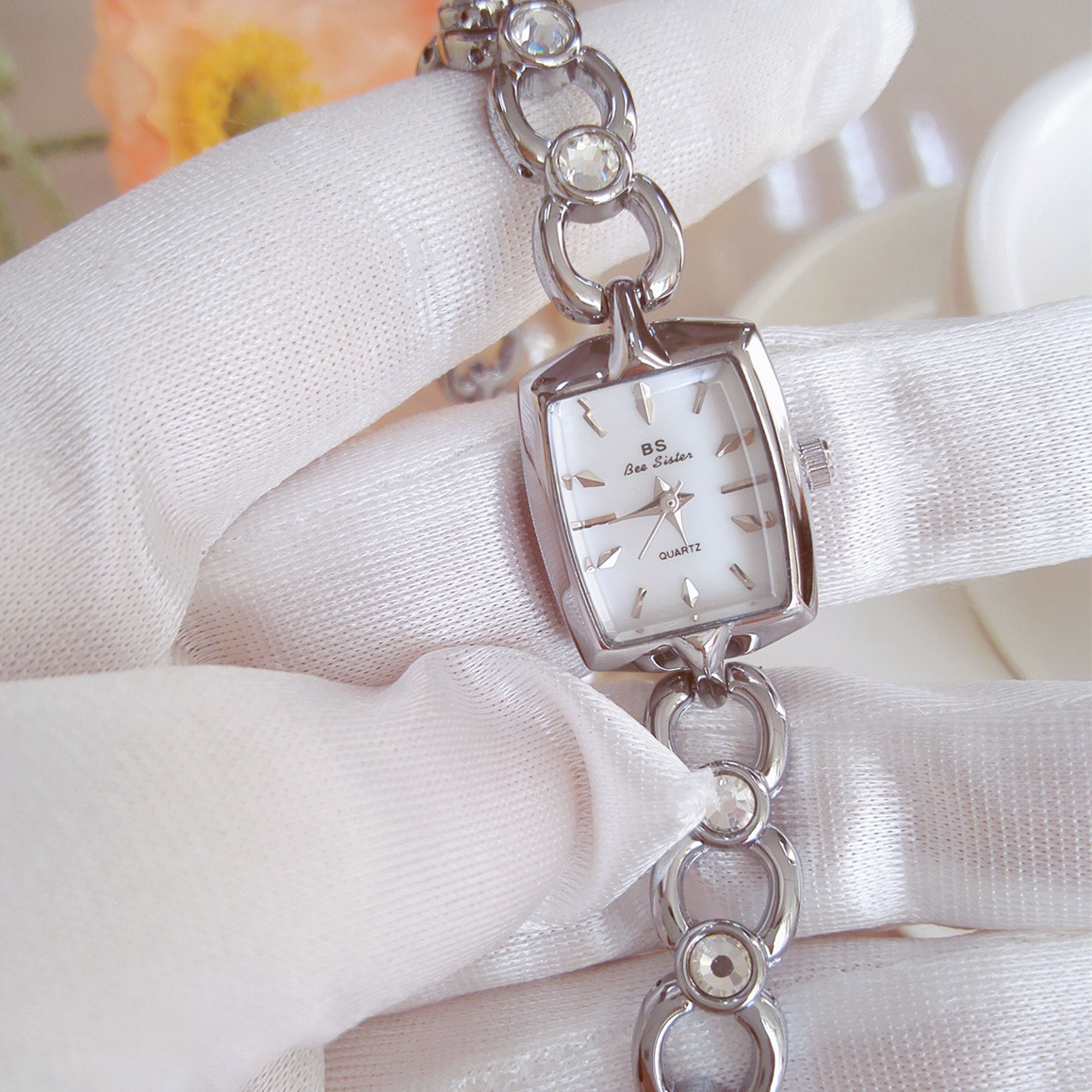 Jam Tangan UTHAI untuk Wanita  - Jewelry Watches Brands ulasan dan harga